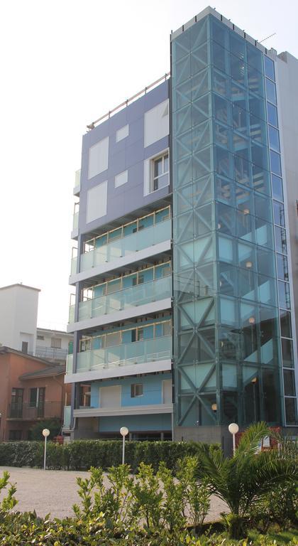 Residenza Edda Apartment Lignano Sabbiadoro Ruang foto