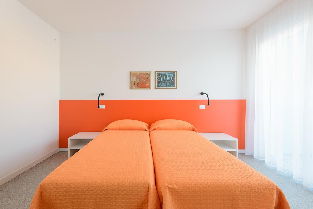 Residenza Edda Apartment Lignano Sabbiadoro Ruang foto