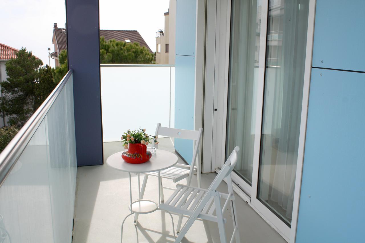 Residenza Edda Apartment Lignano Sabbiadoro Bagian luar foto