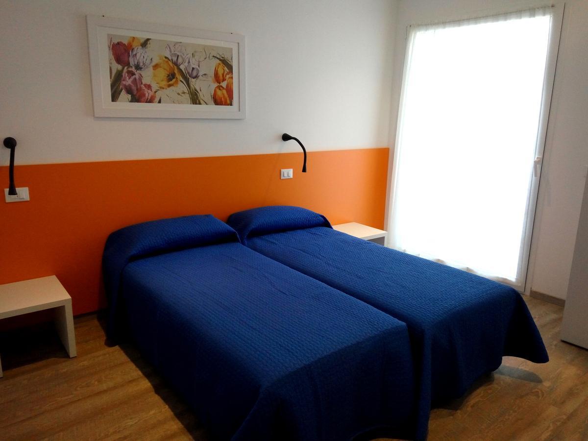 Residenza Edda Apartment Lignano Sabbiadoro Bagian luar foto
